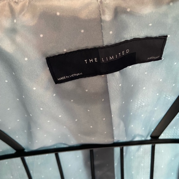 Stylish Blazer! - Picture 4 of 4